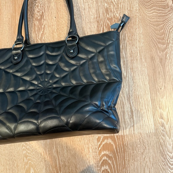 Foxblood spiderweb tote - Picture 2 of 3